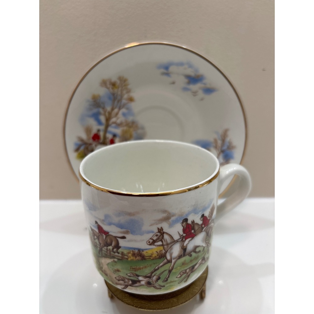 Arklow Porcelain Cup and Saucer Set Hunting Scene Gold Rim Made in Ireland - Picture 6 of 9
